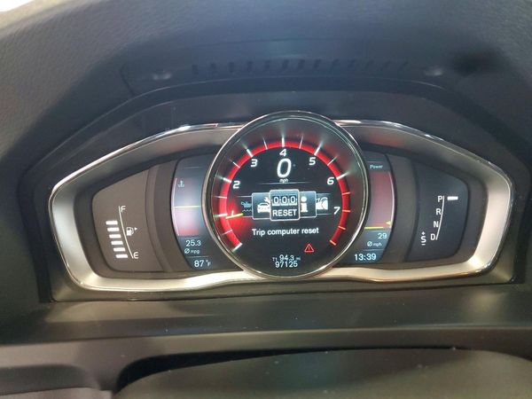 2015 VOLVO S60 Premier (non R design)