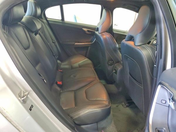 2015 VOLVO S60 Premier (non R design)