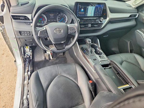 2021 TOYOTA HIGHLANDER Platinum