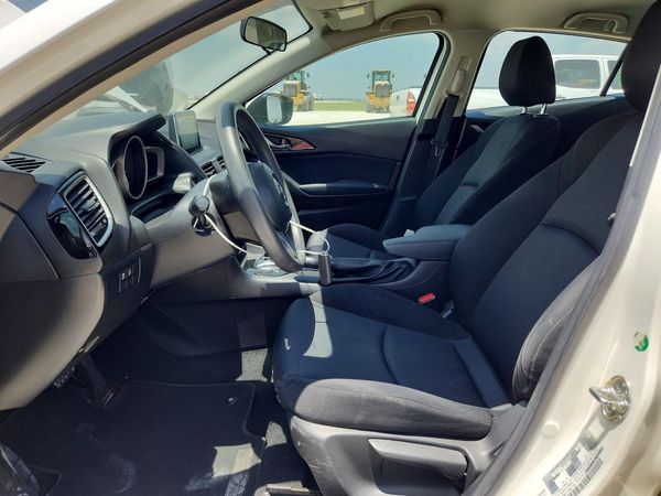 2016 MAZDA 3 SV/Base