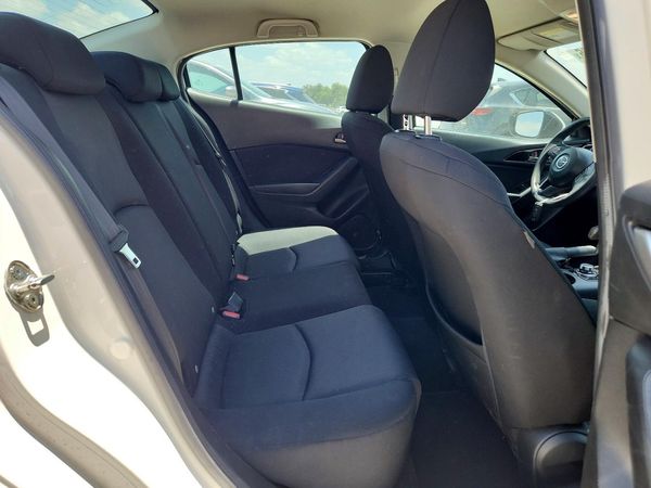 2016 MAZDA 3 SV/Base