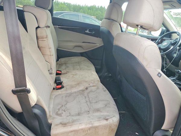2017 KIA SORENTO L, LX
