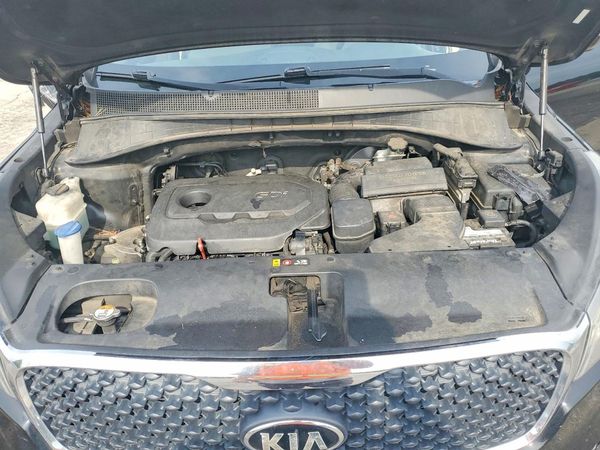 2017 KIA SORENTO L, LX