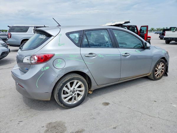 2013 MAZDA 3 Touring/GS