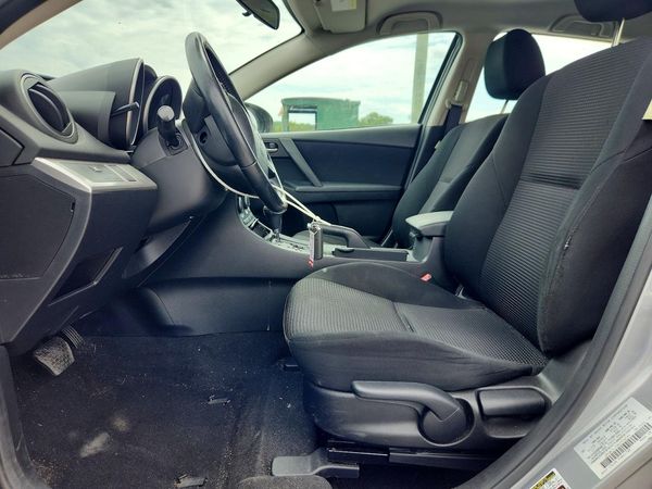 2013 MAZDA 3 Touring/GS