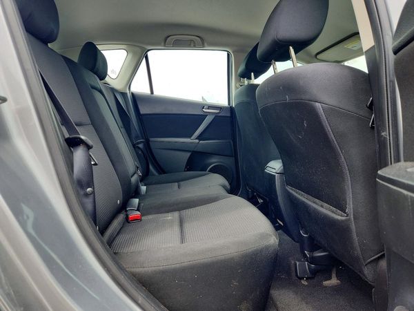2013 MAZDA 3 Touring/GS