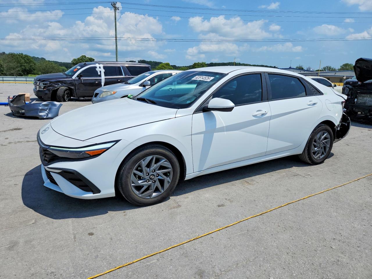 2024 HYUNDAI ELANTRA