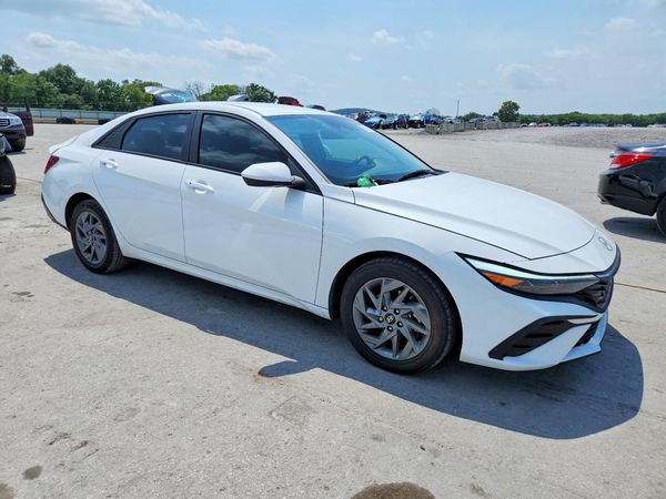 2024 HYUNDAI ELANTRA
