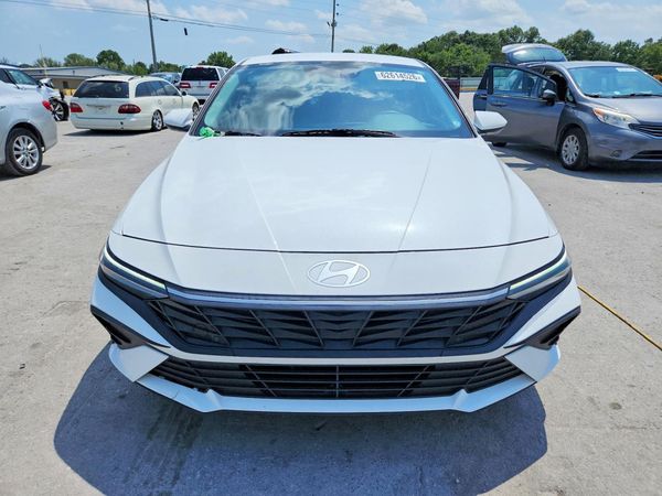 2024 HYUNDAI ELANTRA