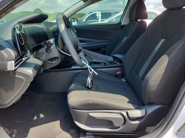 2024 HYUNDAI ELANTRA