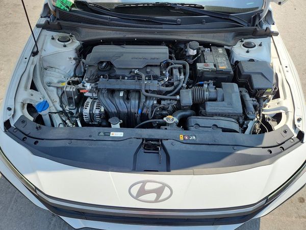 2024 HYUNDAI ELANTRA