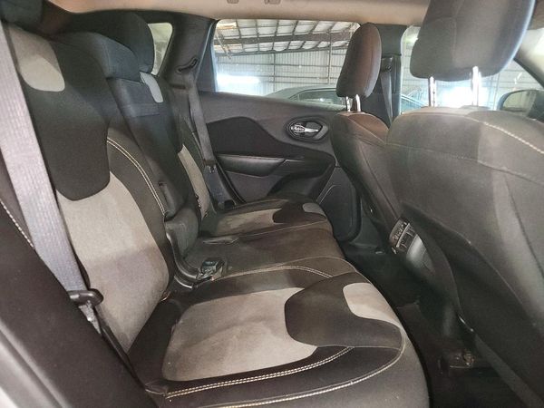 2015 JEEP CHEROKEE SPORT FWD