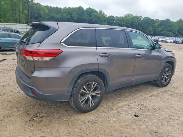2019 TOYOTA HIGHLANDER LE