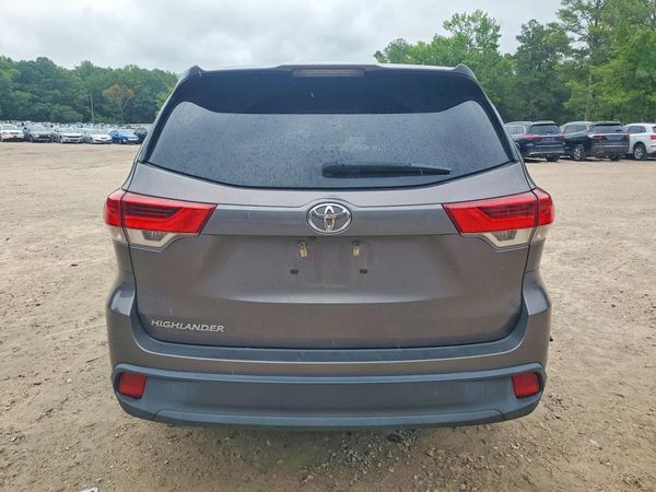 2019 TOYOTA HIGHLANDER LE