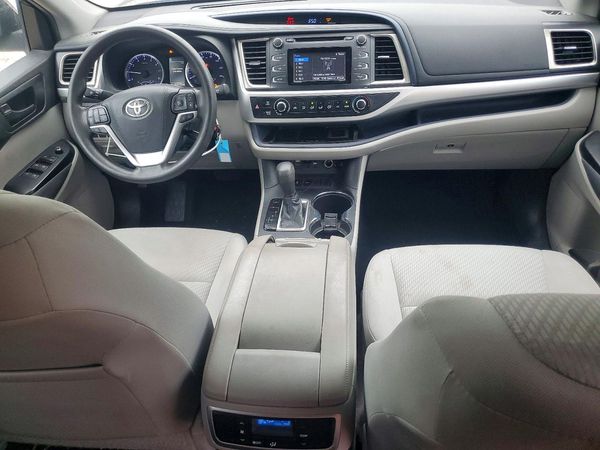 2019 TOYOTA HIGHLANDER LE