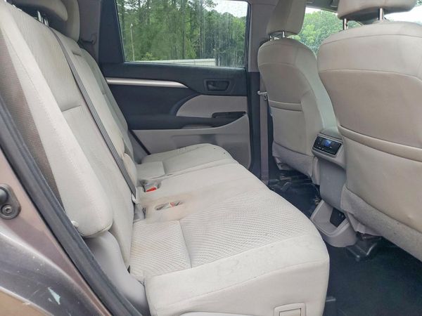 2019 TOYOTA HIGHLANDER LE