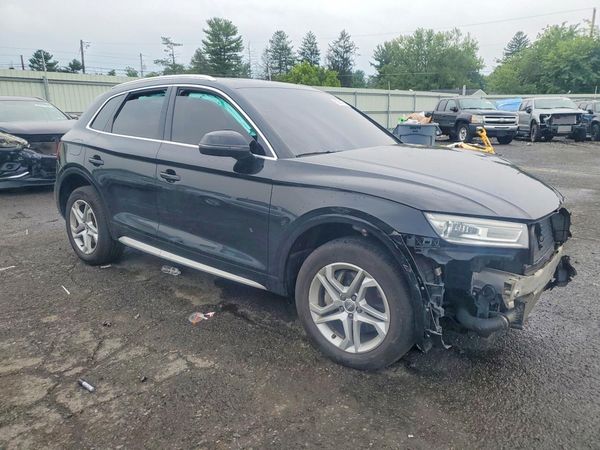 2019 AUDI Q5 quattro Premium — Passenger 3/4