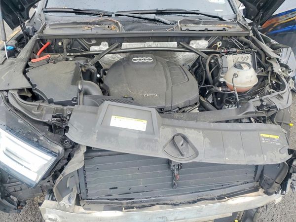 2019 AUDI Q5 quattro Premium — Engine bay
