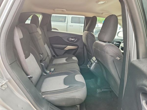 2017 JEEP CHEROKEE SPORT 4X4