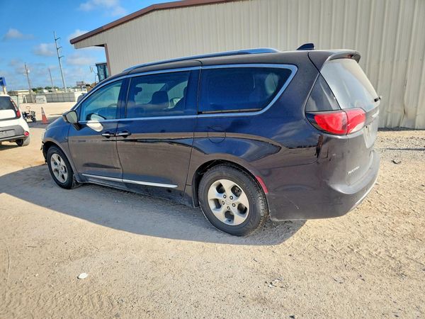 2017 CHRYSLER PACIFICA Touring L Plus