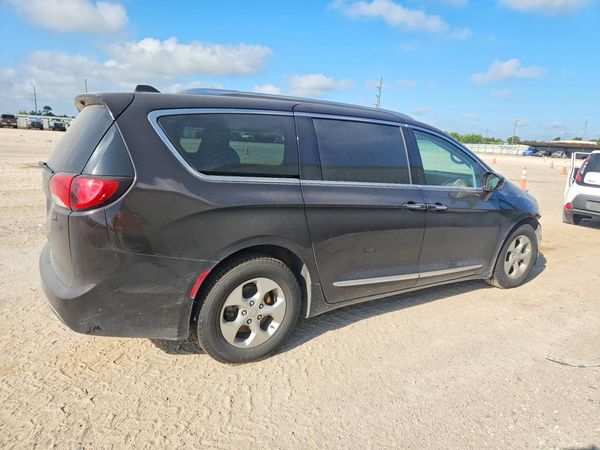 2017 CHRYSLER PACIFICA Touring L Plus