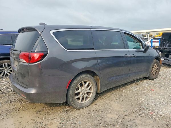 2020 CHRYSLER VOYAGER
