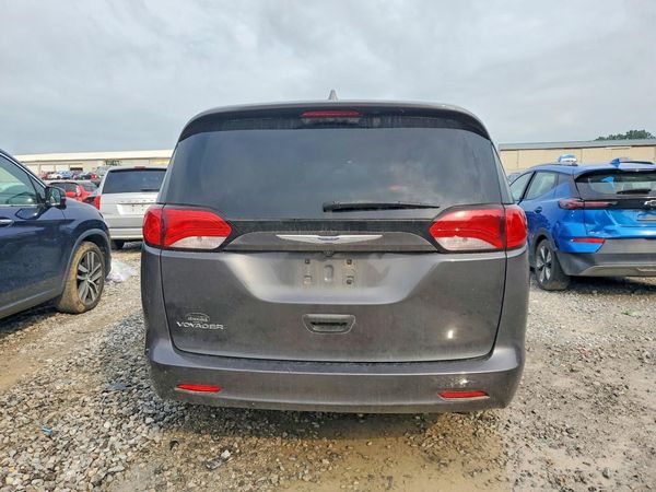 2020 CHRYSLER VOYAGER