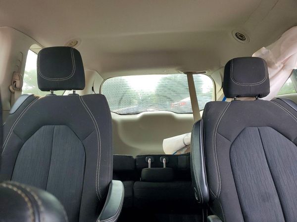 2020 CHRYSLER VOYAGER