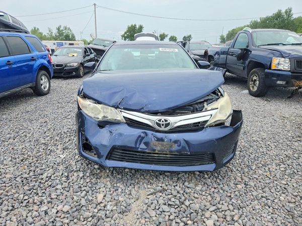 2014 TOYOTA CAMRY