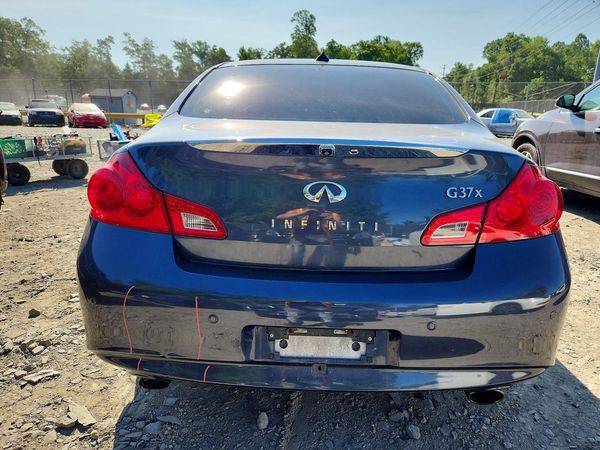 2013 INFINITI G37