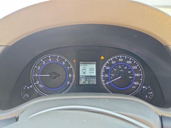 2013 INFINITI G37