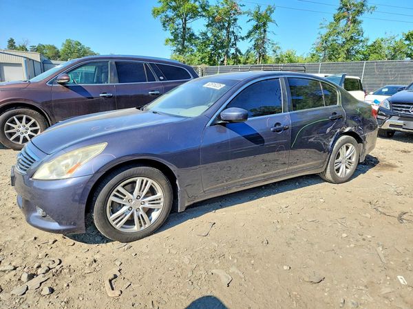 2013 INFINITI G37