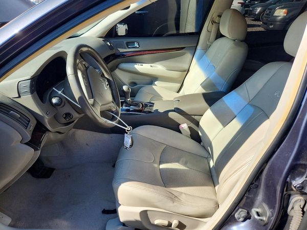 2013 INFINITI G37