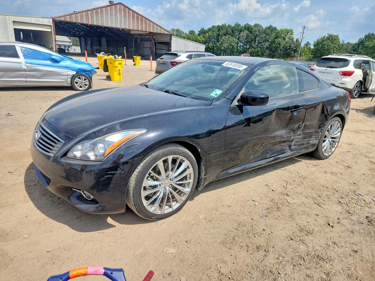 2013 INFINITI G37 — Front 3/4