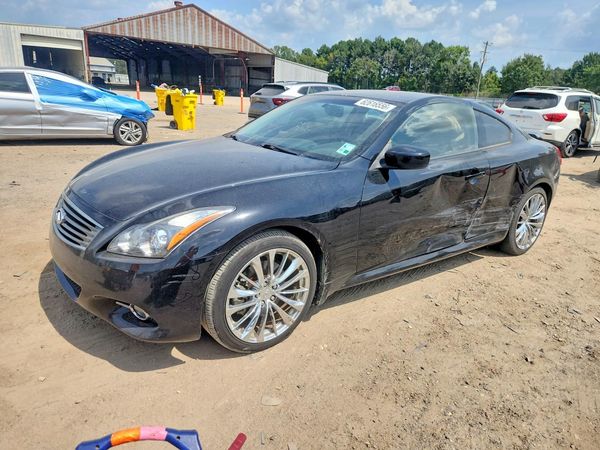 2013 INFINITI G37 — Front 3/4