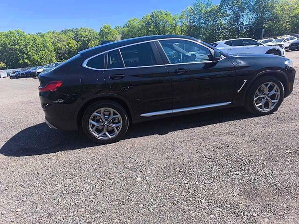 2025 BMW X4 xDrive 30i