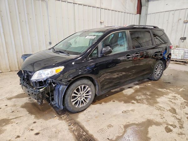 2018 TOYOTA SIENNA