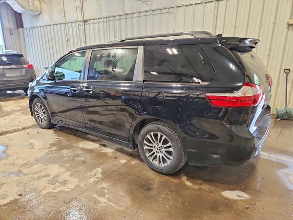 2018 TOYOTA SIENNA