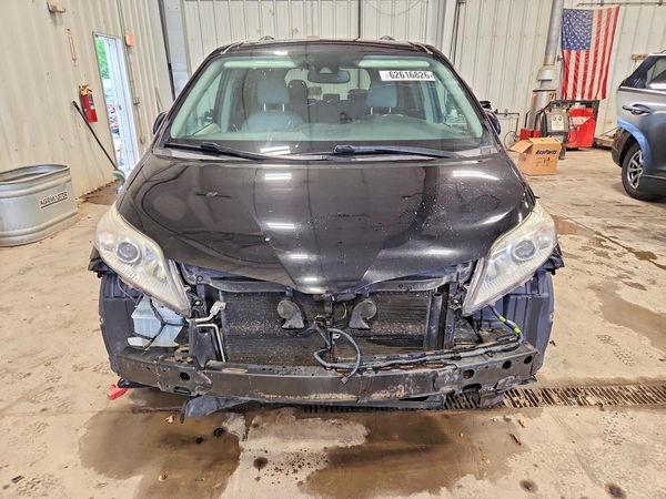 2018 TOYOTA SIENNA