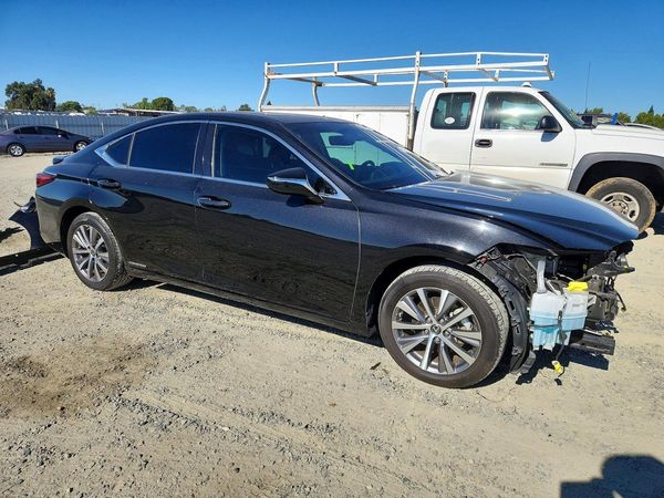 2020 LEXUS ES 300h Premium