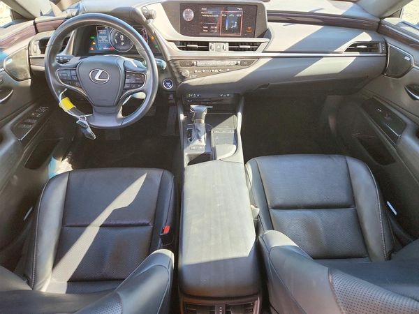 2020 LEXUS ES 300h Premium