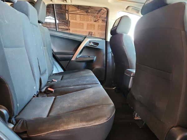 2017 TOYOTA RAV4 XLE