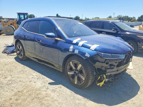 2022 BMW IX xDrive50i