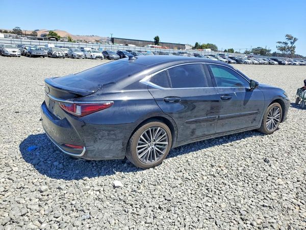 2023 LEXUS ES 300H