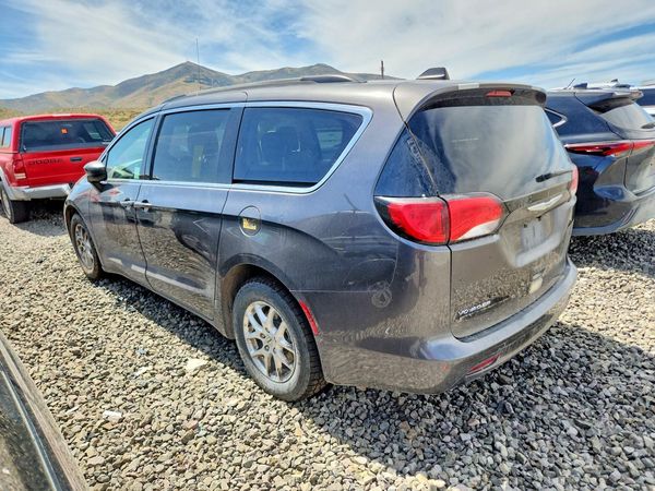 2021 CHRYSLER VOYAGER