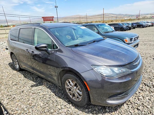 2021 CHRYSLER VOYAGER
