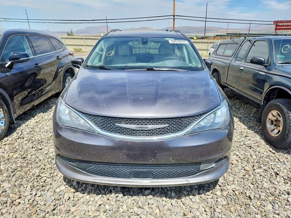 2021 CHRYSLER VOYAGER
