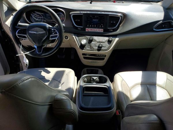 2021 CHRYSLER VOYAGER