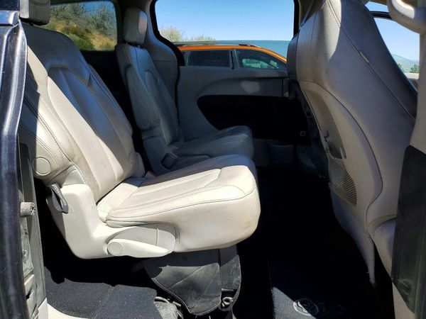 2021 CHRYSLER VOYAGER