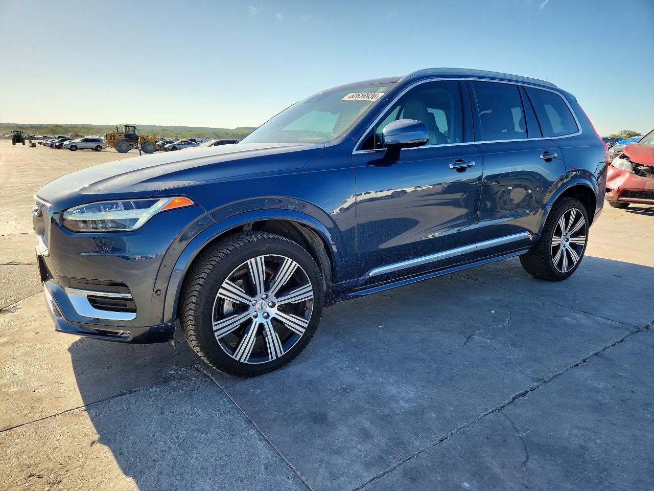 2022 VOLVO XC90